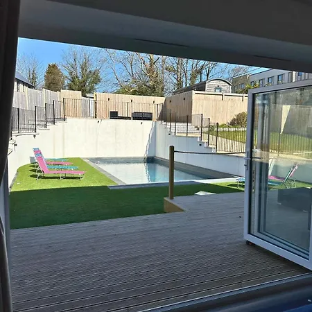 Charmandene - Luxury 5 Bed With Pool And Gated Parking * Bristol