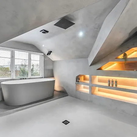 Charmandene - Luxury 5 Bed With Pool And Gated Parking Villa Bristol