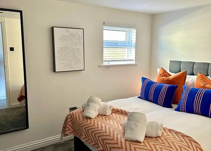 Villa Charmandene - Luxury 5 Bed With Pool And Gated Parking