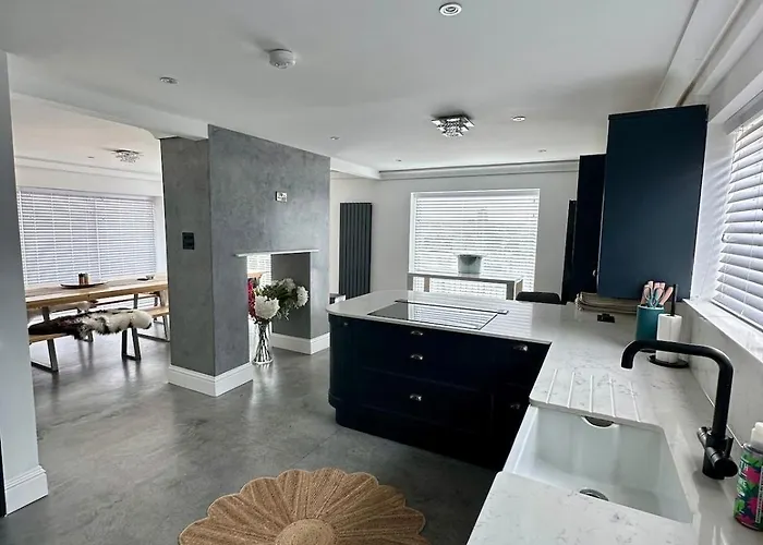 Charmandene - Luxury 5 Bed With Pool And Gated Parking Willa Bristol