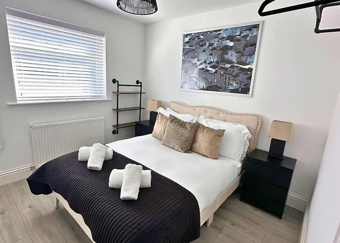 Willa Charmandene - Luxury 5 Bed With Pool And Gated Parking