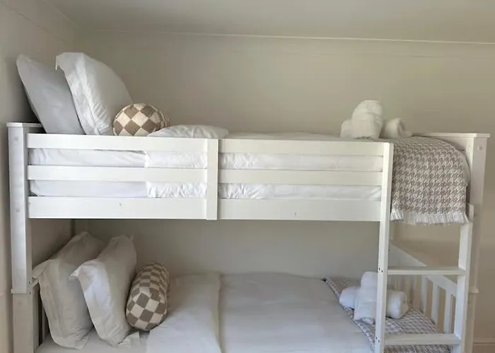 Willa Charmandene - Luxury 5 Bed With Pool And Gated Parking Bristol