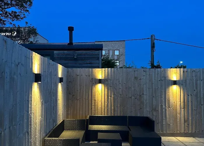 Charmandene - Luxury 5 Bed With Pool And Gated Parking