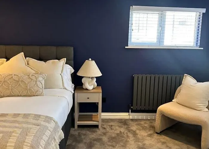 Willa Charmandene - Luxury 5 Bed With Pool And Gated Parking *