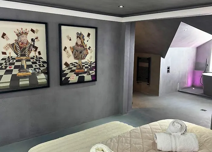 Charmandene - Luxury 5 Bed With Pool And Gated Parking Villa Bristol