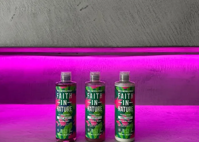 Willa Charmandene - Luxury 5 Bed With Pool And Gated Parking Bristol