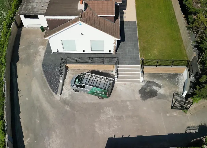 Charmandene - Luxury 5 Bed With Pool And Gated Parking