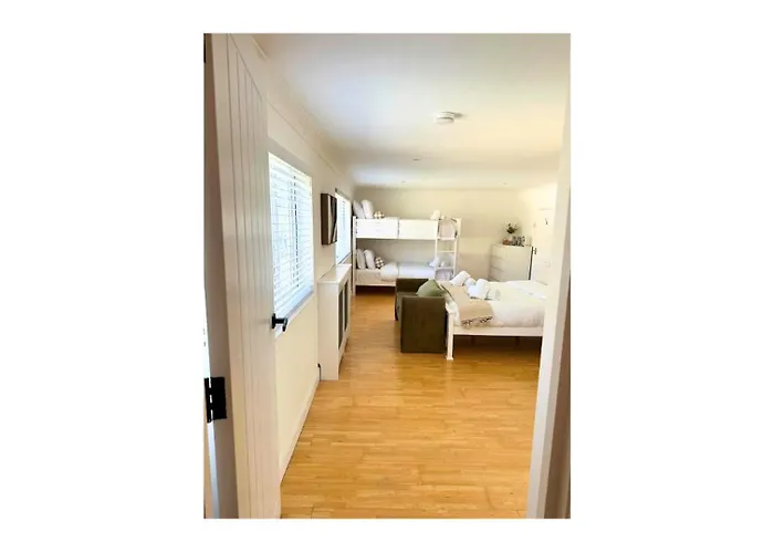 Willa Charmandene - Luxury 5 Bed With Pool And Gated Parking Bristol