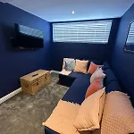 Charmandene - Luxury 5 Bed With Pool And Gated Parking ヴィラ *