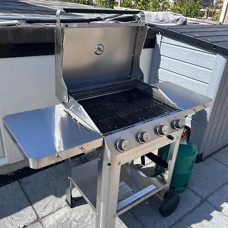 Villa Charmandene - Luxury 5 Bed With Pool And Gated Parking Bristol